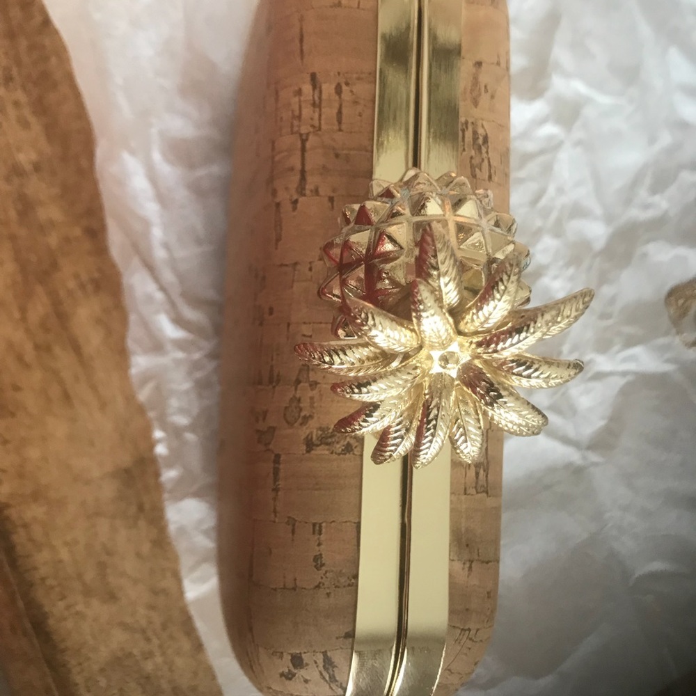 Pineapple cork clutch and necklace for summer! - Picture 4 of 5